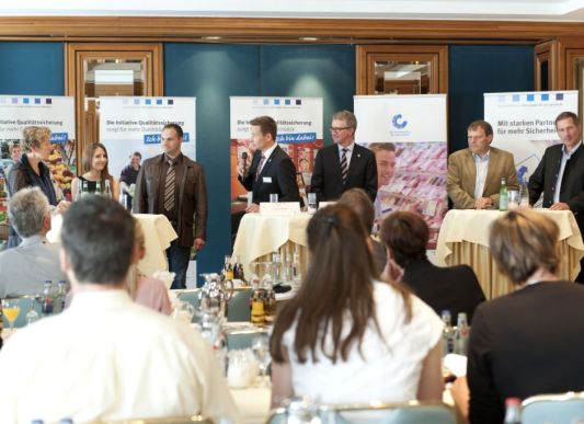 QS Jahrespressekonferenz 2012
